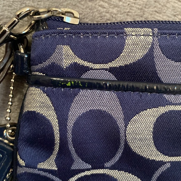💙COACH💙Navy Blue Gallery Optic Signature Wristlet/EUC - Picture 7 of 7
